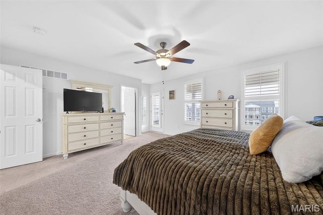 1072 Dyess Way, St Charles, MO 63301