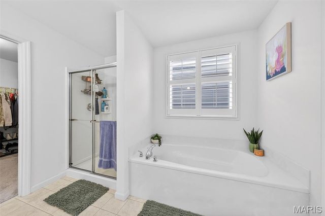 1072 Dyess Way, St Charles, MO 63301