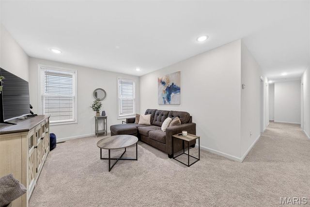 1072 Dyess Way, St Charles, MO 63301