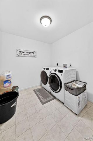 1072 Dyess Way, St Charles, MO 63301