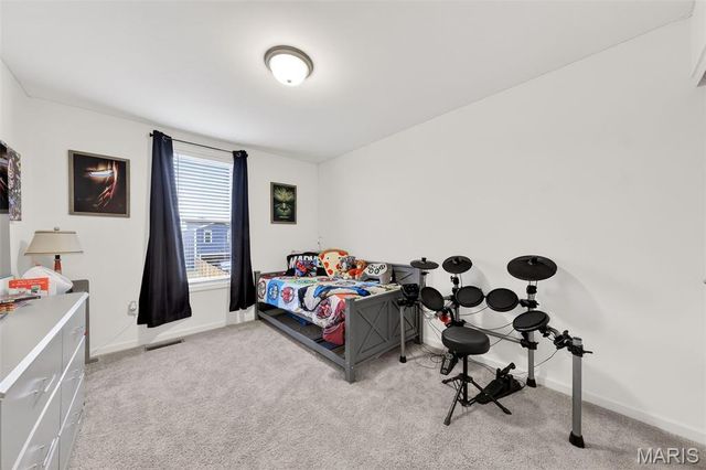 1072 Dyess Way, St Charles, MO 63301