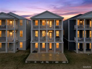 1072 Dyess Way, St Charles, MO 63301