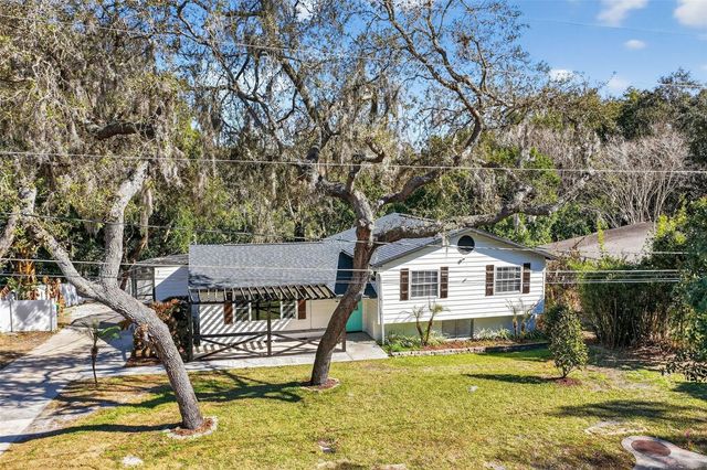 1824 CRESTVIEW DRIVE, Mount Dora, FL 32757