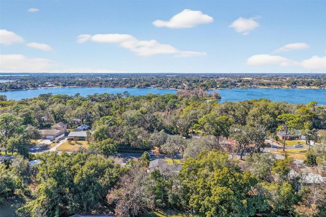 1824 CRESTVIEW DRIVE, Mount Dora, FL 32757