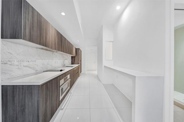 851 NE 1st Ave 204, Miami, FL 33132