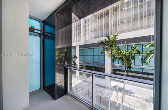 851 NE 1st Ave 204, Miami, FL 33132