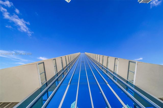 851 NE 1st Ave 204, Miami, FL 33132