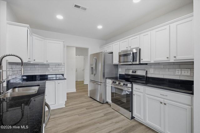 335 St Kitts Way, Winnabow, NC 28479