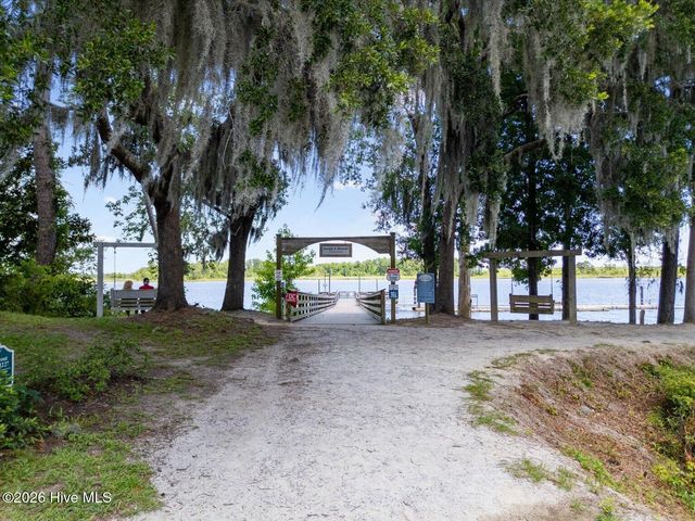 335 St Kitts Way, Winnabow, NC 28479