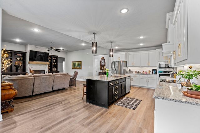 105 Aslan Road, Poolville, TX 76487