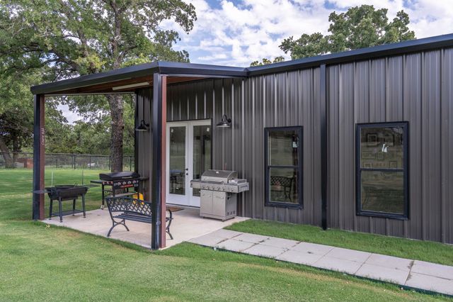 105 Aslan Road, Poolville, TX 76487