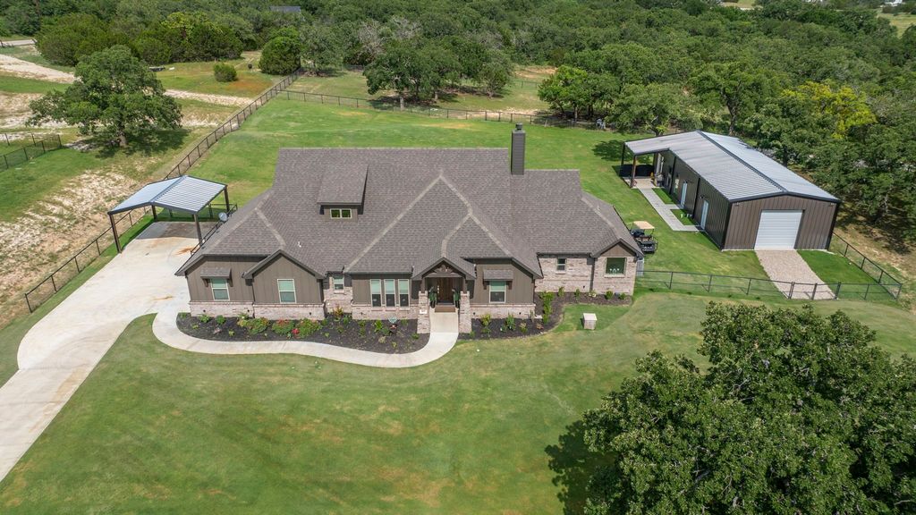 105 Aslan Road, Poolville, TX 76487