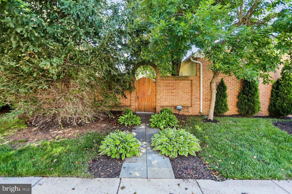 Image 16 of property listing at 2531 ISLAND GROVE BLVD, Frederick, MD 21701