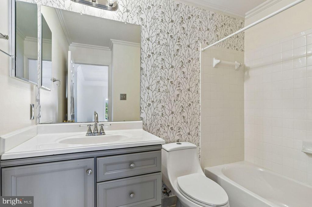 Image 25 of property listing at 2531 ISLAND GROVE BLVD, Frederick, MD 21701