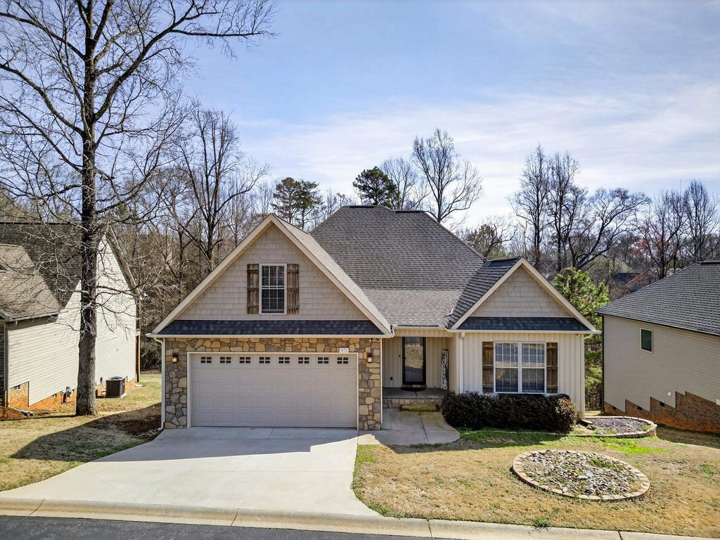 871 Affirmed Drive, Boiling Springs, SC 29316