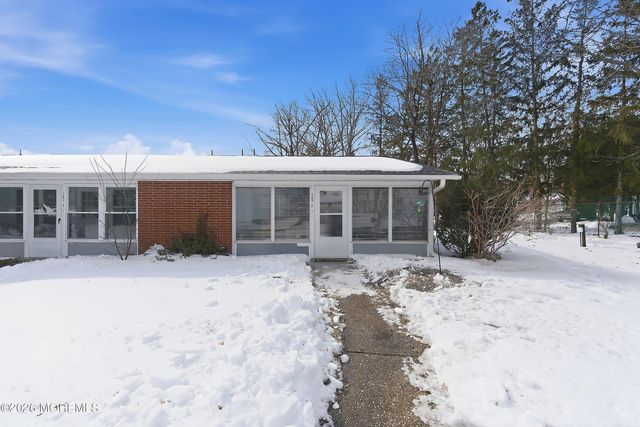 367F Chesterfield Court, Lakewood, NJ 08701