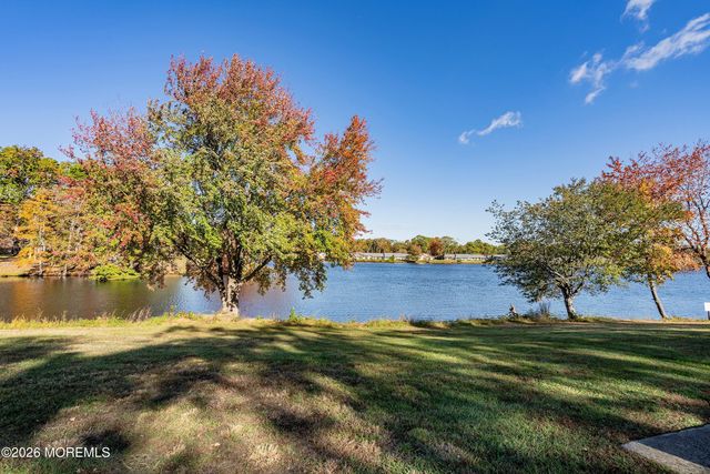 367F Chesterfield Court, Lakewood, NJ 08701