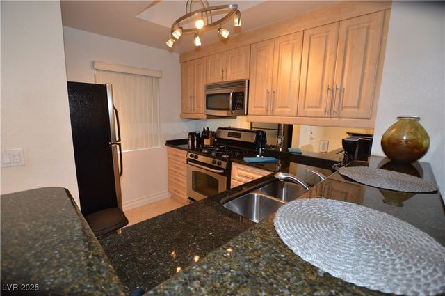 260 FLAMINGO Road 210, Las Vegas, NV 89169