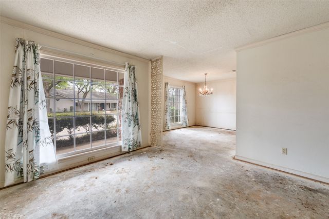 5001 Boulder Lake Road, Fort Worth, TX 76103