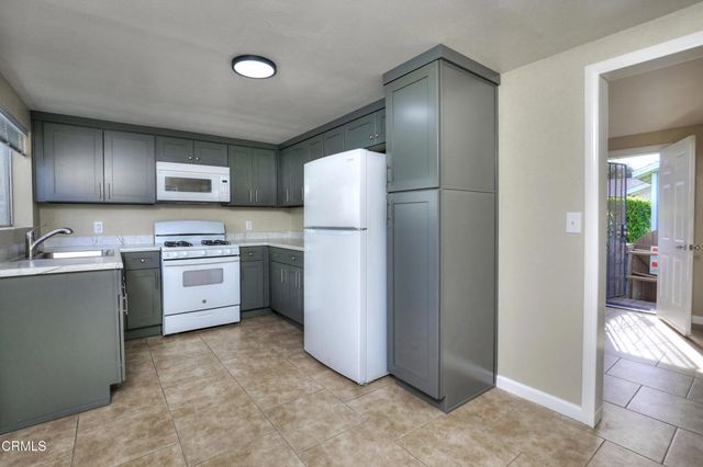 852 N Ventura Avenue, Ventura, CA 93001