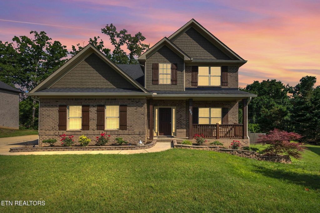 687 Yosemite Drive, Lenoir City, TN 37771