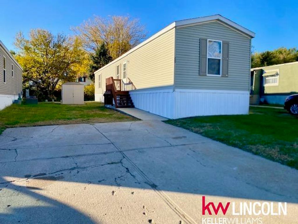 209 W Treehaven Drive Lot 143, Lincoln, NE 68521