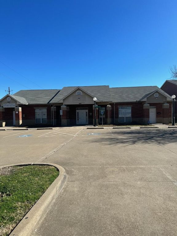 122 N International Road, Garland, TX 75042