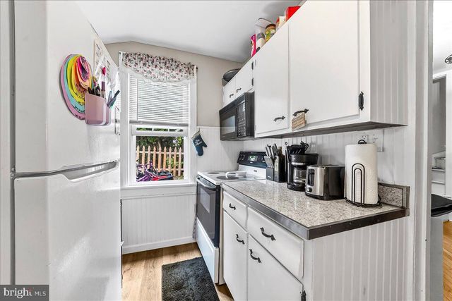 438 W 1ST AVE, Parkesburg, PA 19365