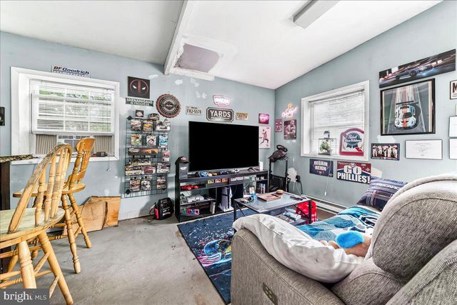 438 W 1ST AVE, Parkesburg, PA 19365