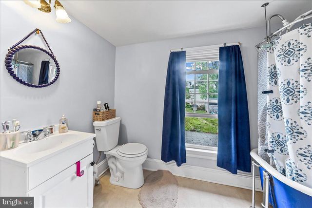 438 W 1ST AVE, Parkesburg, PA 19365