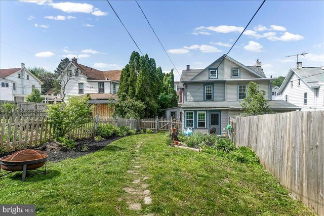 438 W 1ST AVE, Parkesburg, PA 19365