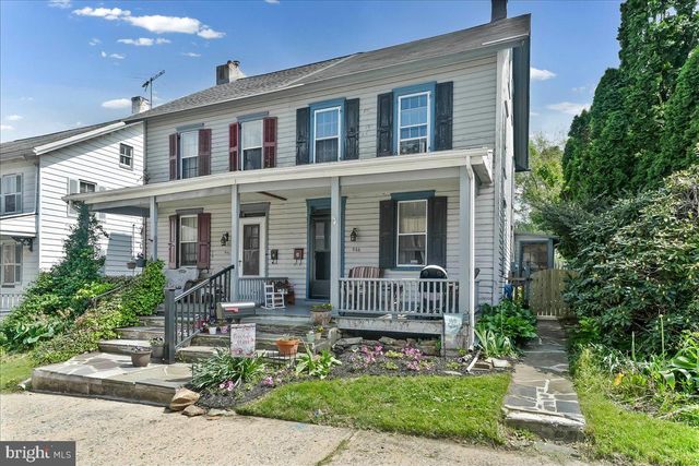 438 W 1ST AVE, Parkesburg, PA 19365