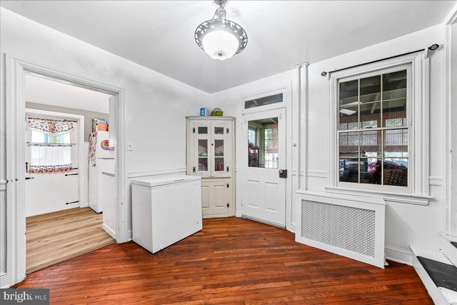 438 W 1ST AVE, Parkesburg, PA 19365