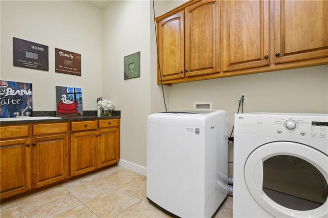 3215 Wynncliff Court W, Mobile, AL 36695