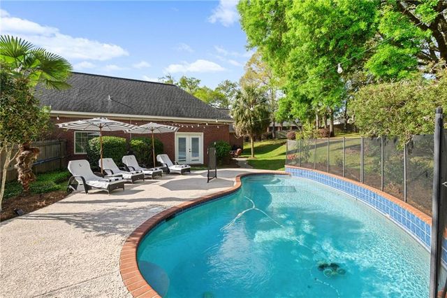 3215 Wynncliff Court W, Mobile, AL 36695