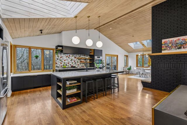 1815 Meadowwoods Trail, Medina, MN 55356