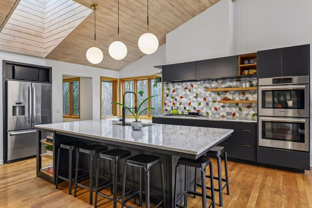 1815 Meadowwoods Trail, Medina, MN 55356