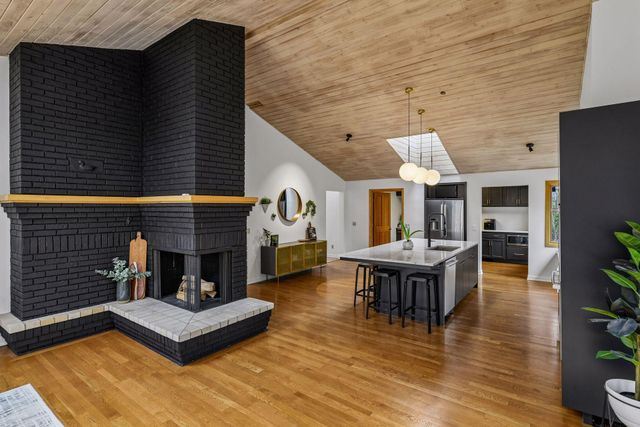 1815 Meadowwoods Trail, Medina, MN 55356