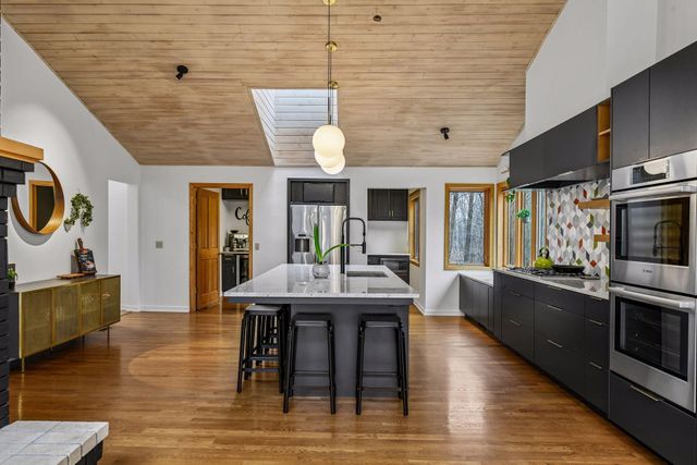 1815 Meadowwoods Trail, Medina, MN 55356