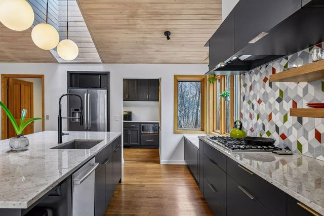 1815 Meadowwoods Trail, Medina, MN 55356