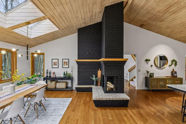 1815 Meadowwoods Trail, Medina, MN 55356