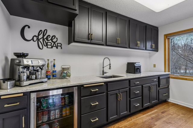 1815 Meadowwoods Trail, Medina, MN 55356