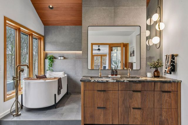 1815 Meadowwoods Trail, Medina, MN 55356