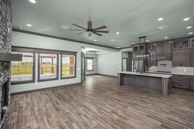 409 SW Applewood, Lawton, OK 73505