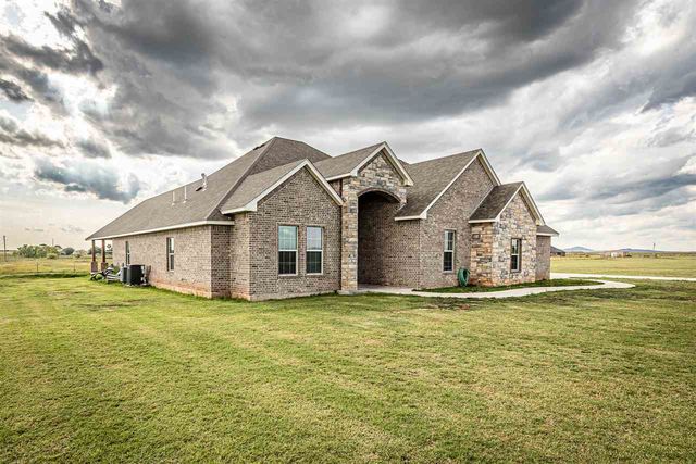 409 SW Applewood, Lawton, OK 73505