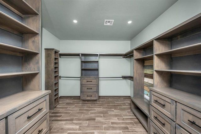 409 SW Applewood, Lawton, OK 73505