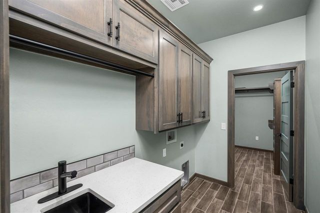 409 SW Applewood, Lawton, OK 73505