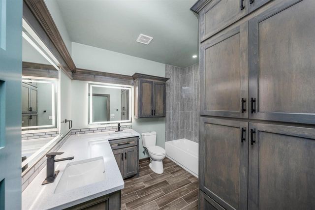 409 SW Applewood, Lawton, OK 73505