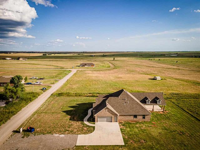 409 SW Applewood, Lawton, OK 73505