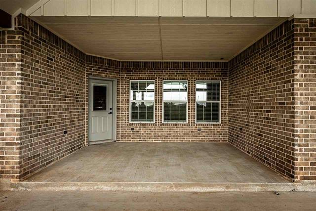 409 SW Applewood, Lawton, OK 73505